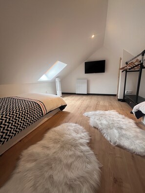 1 bedroom, iron/ironing board, WiFi, bed sheets