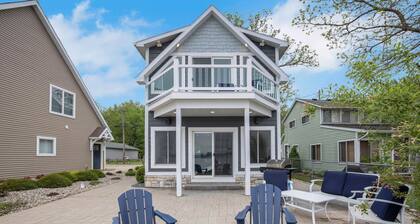 Devil's Lake Cove: Summer on Devil's Lake — All-Sport Fun, Dock, & Lakefront Living