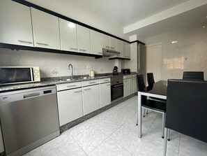 Fridge, microwave, oven, dishwasher