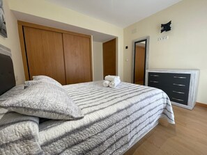 3 Schlafzimmer, Bügeleisen/Bügelbrett, kostenloses WLAN, Bettwäsche