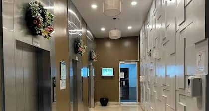 BGC Central Top Floor 1BR Cozy Condo Amazing Views! Walkable to all Attractions!