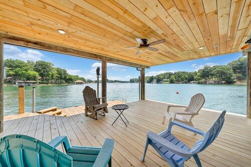 Pappy's Place - Lakefront home with private dock