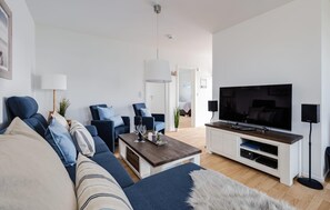 Smart-TV, Kamin, Stereoanlage