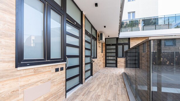 المنطقة المحيطة بالمنشأة