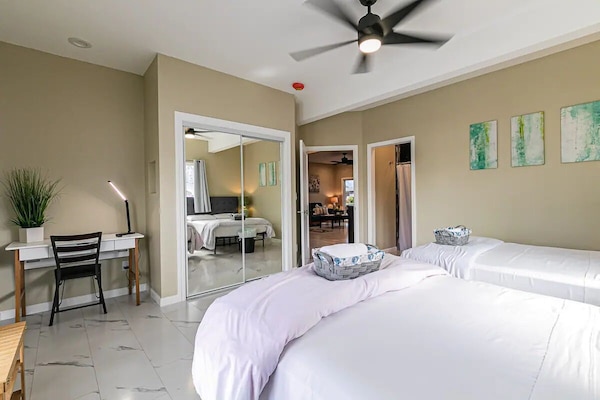 2 habitaciones, tabla de planchar con plancha, wifi y ropa de cama