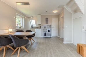 Unclassified image, 5 of 20, button