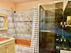 City Apartment, 4 Bedrooms, City View | Bathroom | Separate bathtub and shower, hair dryer, towels, toilet paper - Haussmann Opera Penthouse130M2 Exclusive full 4floors Stone Balcony (4 bedrooms)  (Paris)