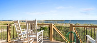 Amazing Views! Oceanfront next to Pier. 5 bed 5 bath. Sleeps 11. Family Friendly