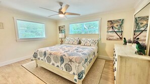 アイロン / アイロン台、WiFi (無料)、ベッドシーツ