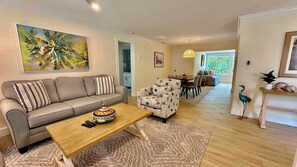 テレビ、書斎 / ワークスペース