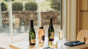 Déjeuner, dîner, souper et brunch servis sur place