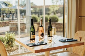 Champagne service - Stonebreaker Hotel (Fayetteville)