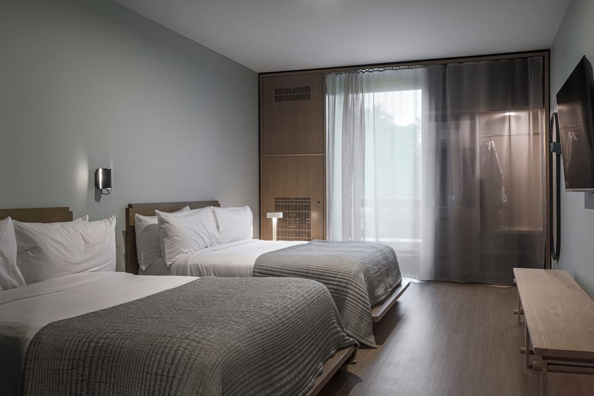 1 Schlafzimmer, hochwertige Bettwaren, Daunenbettdecken