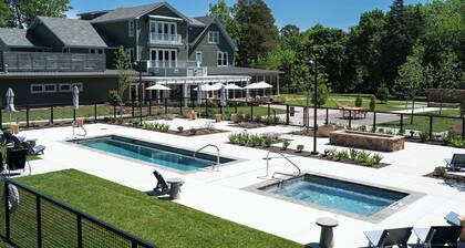 Stonebreaker Hotel