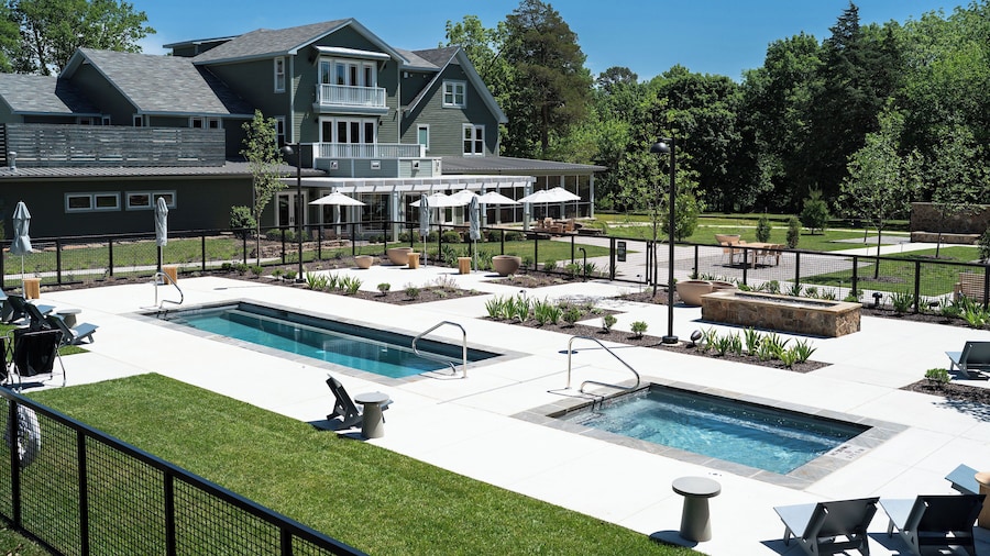 Stonebreaker Hotel