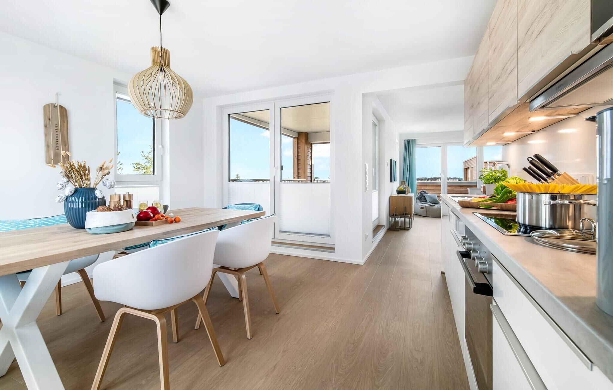 Kylskåp, ugn, spishäll och diskmaskin