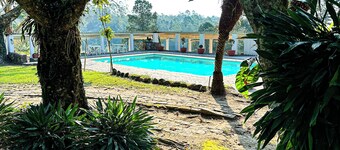Farm with easy access - Swimming pool and barbecue