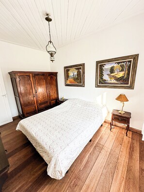 4 habitaciones, escritorio, wifi gratis y ropa de cama 