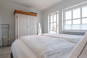 2 bedrooms, in-room safe, iron/ironing board, WiFi