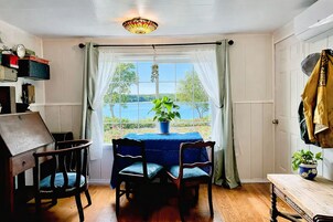 Cabin, 2 Bedrooms, Lake View, Lakeside | Living area