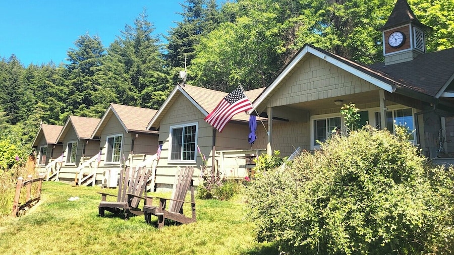 Siltcoos Station Retreats