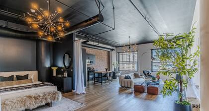 Hollywood Glam Condo on Vine