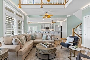 Smart TV, fireplace - Spacious 5-Bedroom Home with Private heated Pool in Ocean Isle Beach (Ocean Isle Beach)