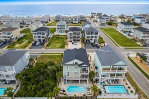 Exterior - Spacious 5-Bedroom Home with Private heated Pool in Ocean Isle Beach (Ocean Isle Beach)