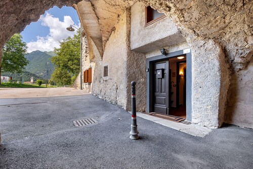 Antico Casolare di Alice with Fireplace and Garden near Molveno