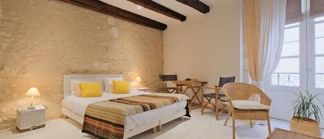 1 camera, Wi-Fi gratuito