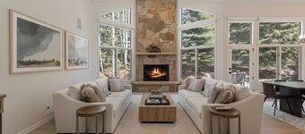 Luxury Home - Walk to Arrow Bahn Lift - 6-Bedrooms with 4 Kings + Game Room