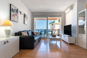 TV - Apartment '2 Bed 1 Bath Very Bright Apt' with Sea View, Wi-Fi and Air Conditioning (Fuengirola)