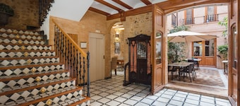 Inn 'Suite Junior' with Private Terrace, Wi-Fi and Air Conditioning