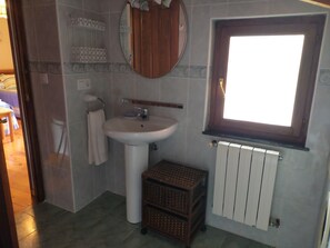 Douche, serviettes fournies