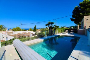 Pool - Holiday Home 'Villa Betty' with Sea View, Wi-Fi and Air Conditioning (Dénia)