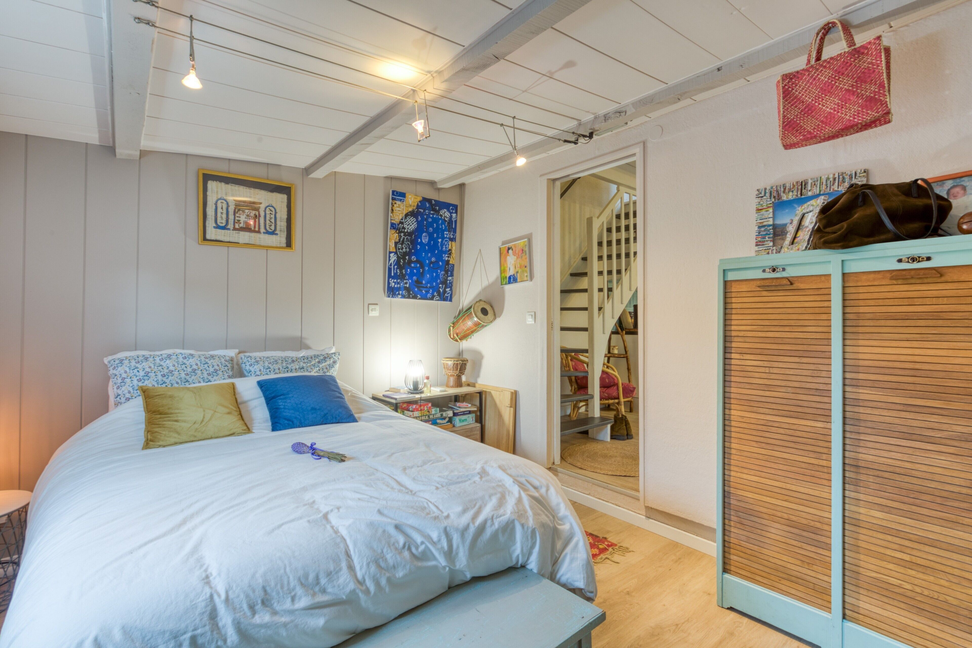 3 chambres, fer et planche à repasser, Wi-Fi, draps fournis