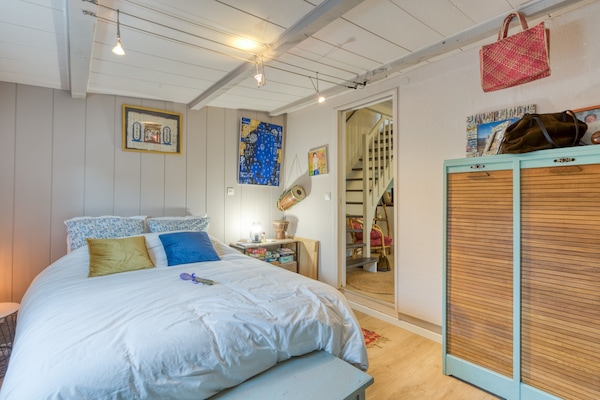 3 habitaciones, tabla de planchar con plancha, wifi y ropa de cama