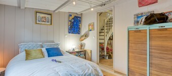 Holiday Home 'Maison Entre Mers Et Vignes' with Shared Pool, Private Terrace and Air Conditioning