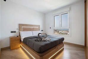 2 chambres, fer et planche à repasser, Wi-Fi gratuit, draps fournis