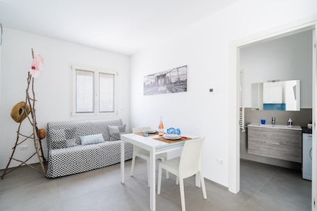 内装. Apartment 'Dimora Conchiglie' with Private Terrace, Wi-Fi and Air Conditioning