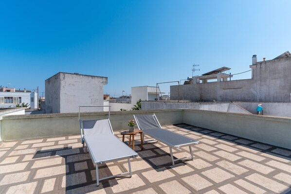 Terrace/patio - Apartment 'Dimora Conchiglie' with Private Terrace, Wi-Fi and Air Conditioning (Corsano)