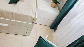 2 slaapkamers, een strijkplank/strijkijzer, gratis wifi, beddengoed