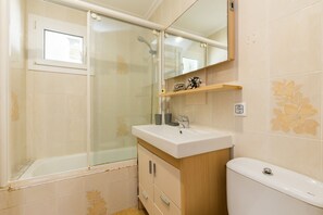 Ducha, secador de pelo, toallas