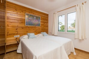 2 habitaciones, tabla de planchar con plancha y wifi gratis 