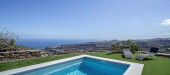 Vacation Villa 'Alegría' with Sea View, Private Pool and Wi-Fi