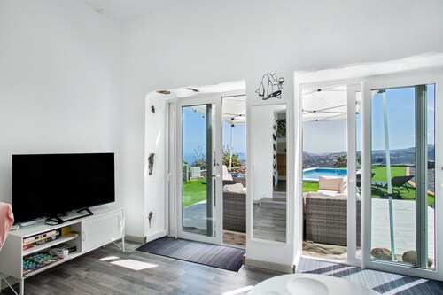 Vacation Villa 'Alegría' with Sea View, Private Pool and Wi-Fi