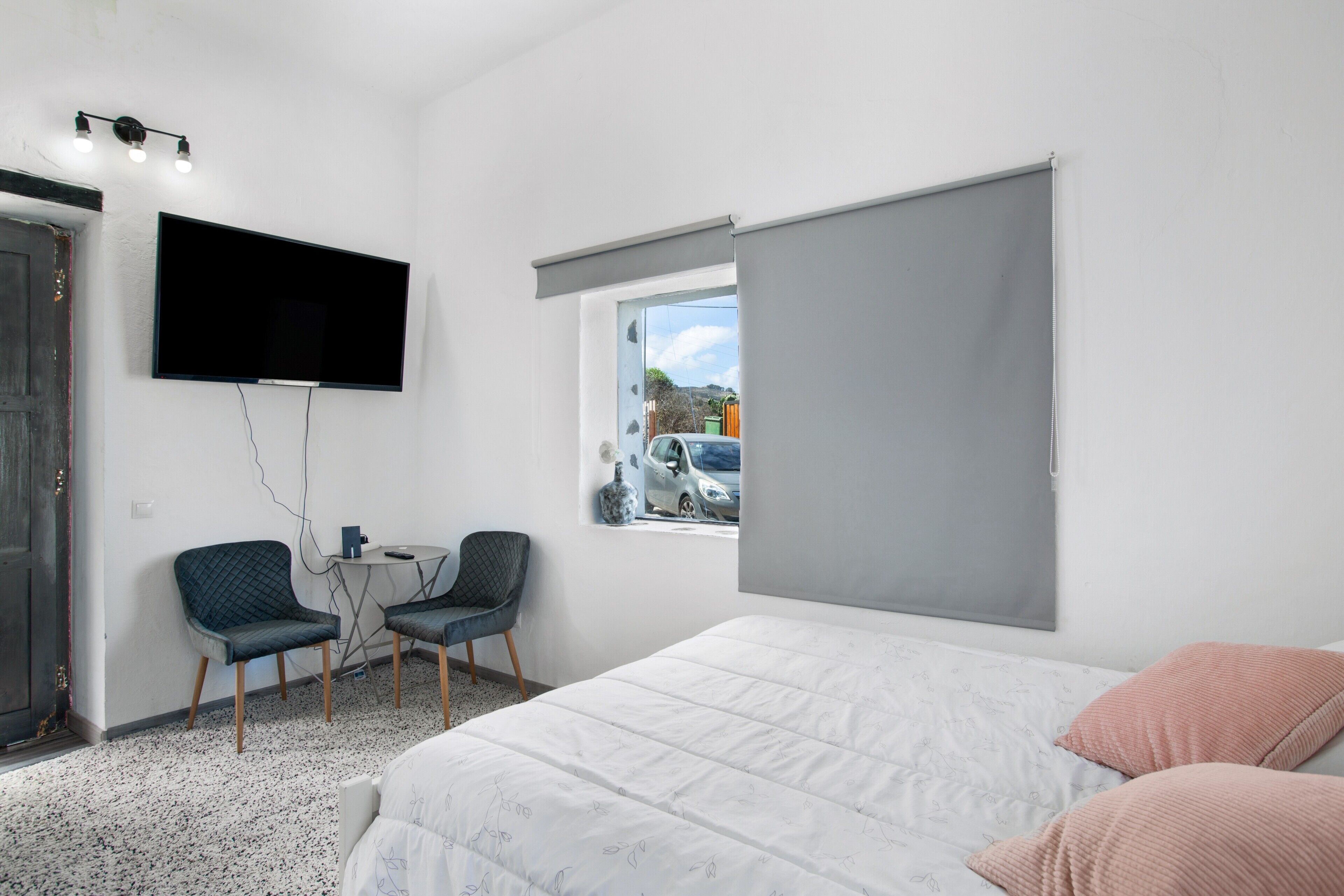 4 camere, Wi-Fi gratuito, lenzuola