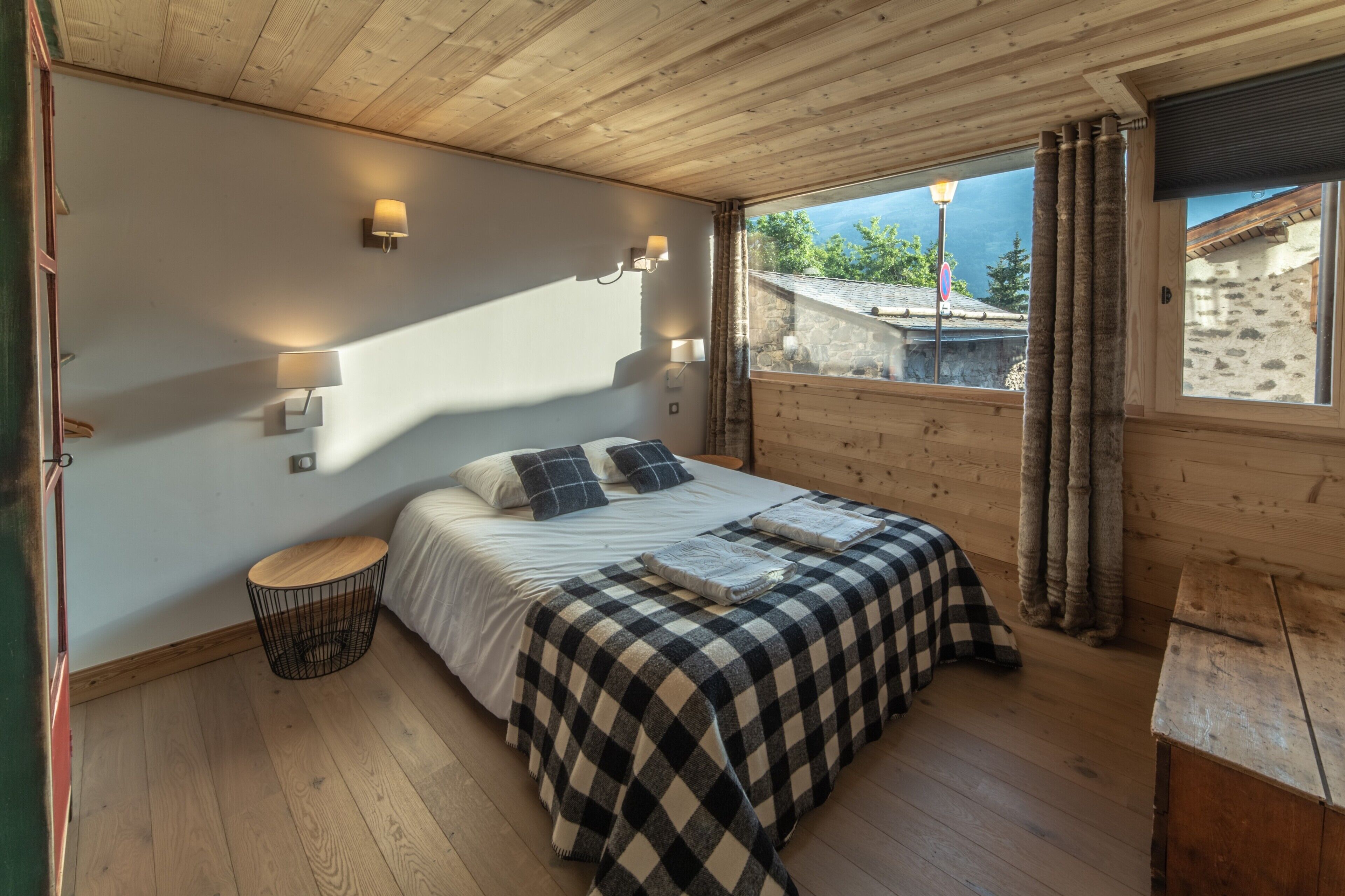 4 chambres, fer et planche à repasser, Wi-Fi gratuit, draps fournis