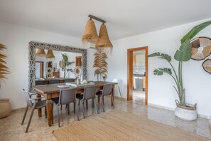 Dining - Villa "Amigo Near Las Dalias - Nice" (Illes Balears)