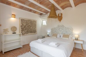 4 bedrooms, iron/ironing board, free WiFi, bed sheets - Villa "Amigo Near Las Dalias - Nice" (Illes Balears)